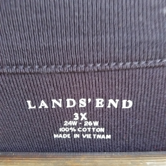 Lands End 3X V-Neck Button Sleeve Top Plus in Black - Picture 6 of 6